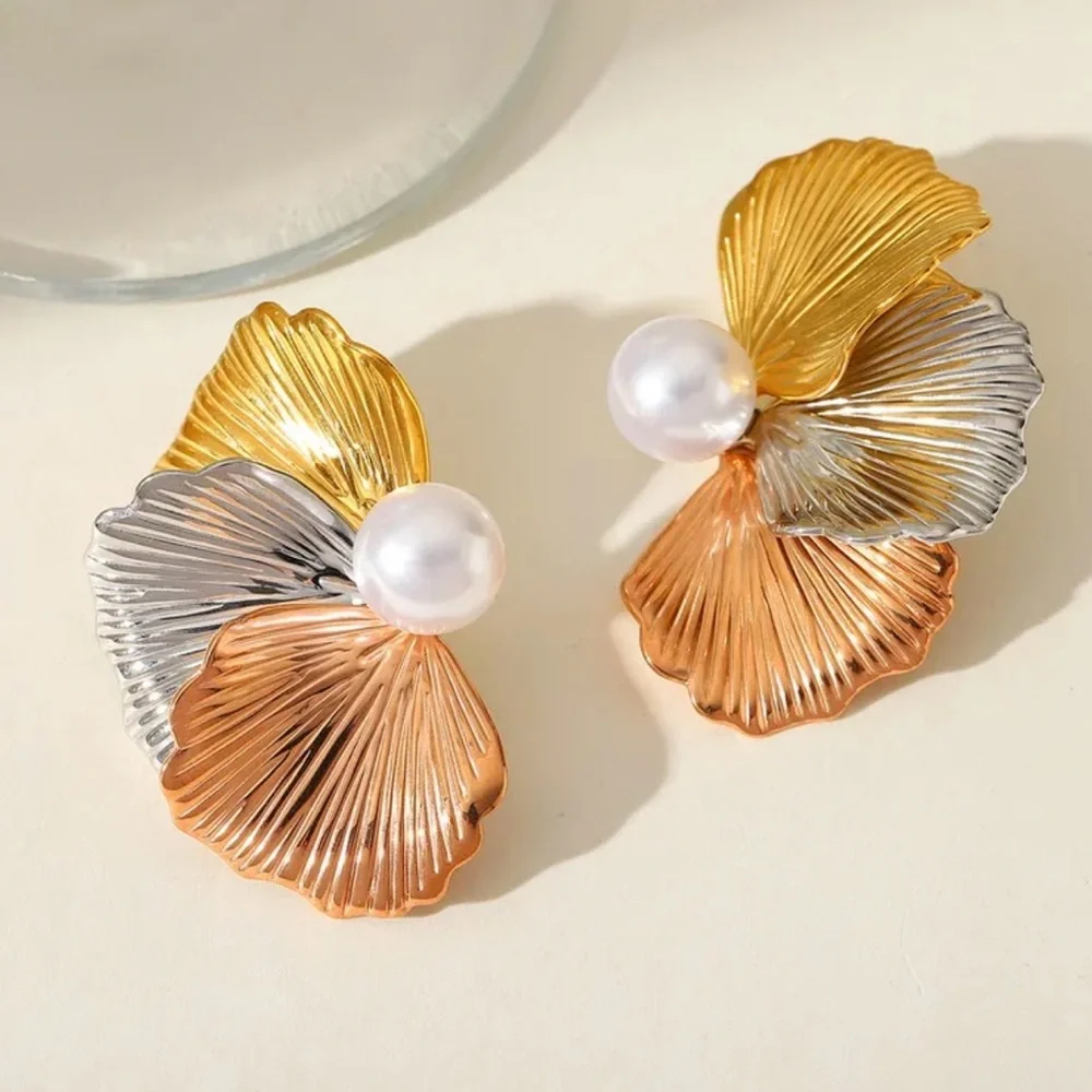 Three Color Floral Pearl Stud Earrings - Picture 5 of 5